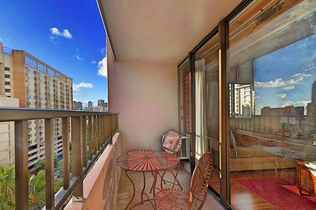 Heart Of Waikiki,1Bdrm,Free Parking, Wifi,No Resort Fees,Youtube,Netflix ! Honolulu Dış mekan fotoğraf
