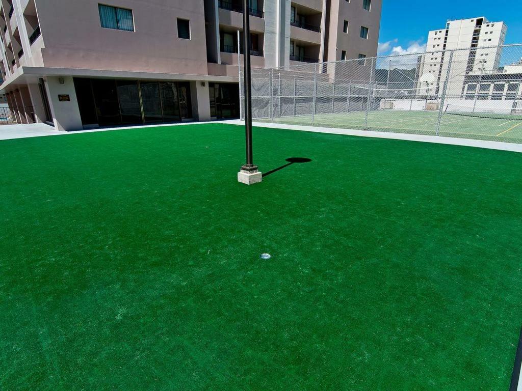 Heart Of Waikiki,1Bdrm,Free Parking, Wifi,No Resort Fees,Youtube,Netflix ! Honolulu Dış mekan fotoğraf